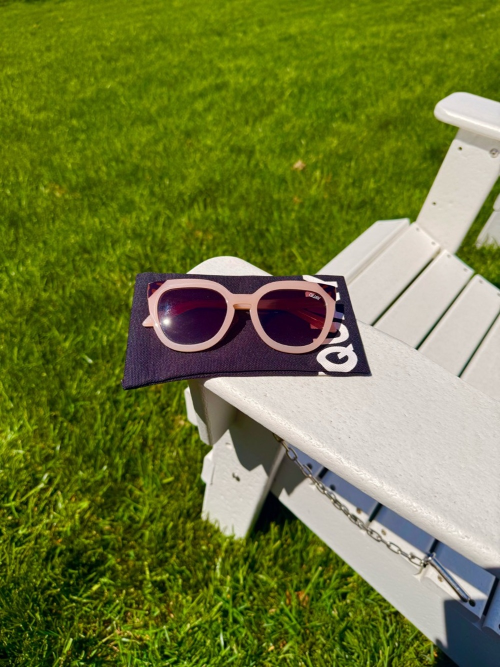 Quay Australia Noosa Sunglasses- pink w/tortoise shell and Gradient Brown Lenses